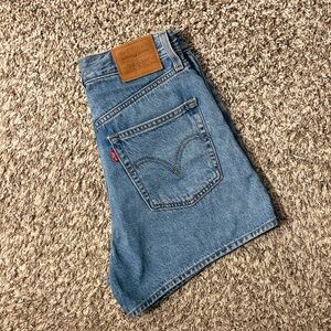 Levi’s High Loose Shorts
